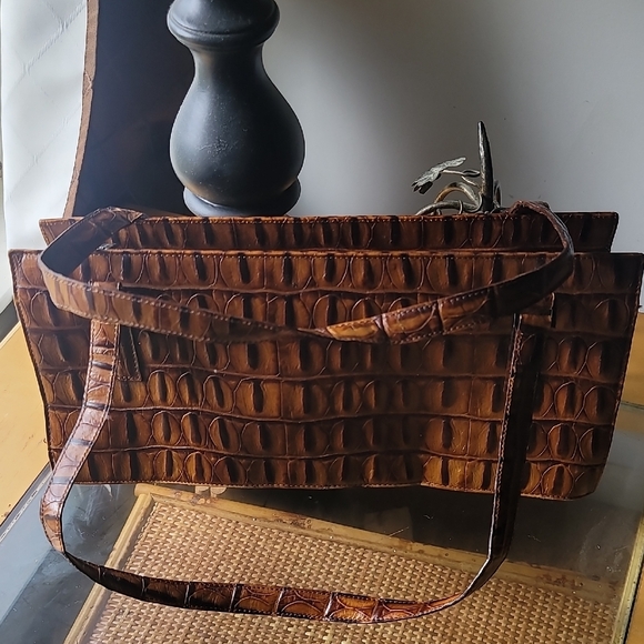 Via Spiga Elegant Brown Crocodile-Embossed Women's Bag - Picture 1 of 10